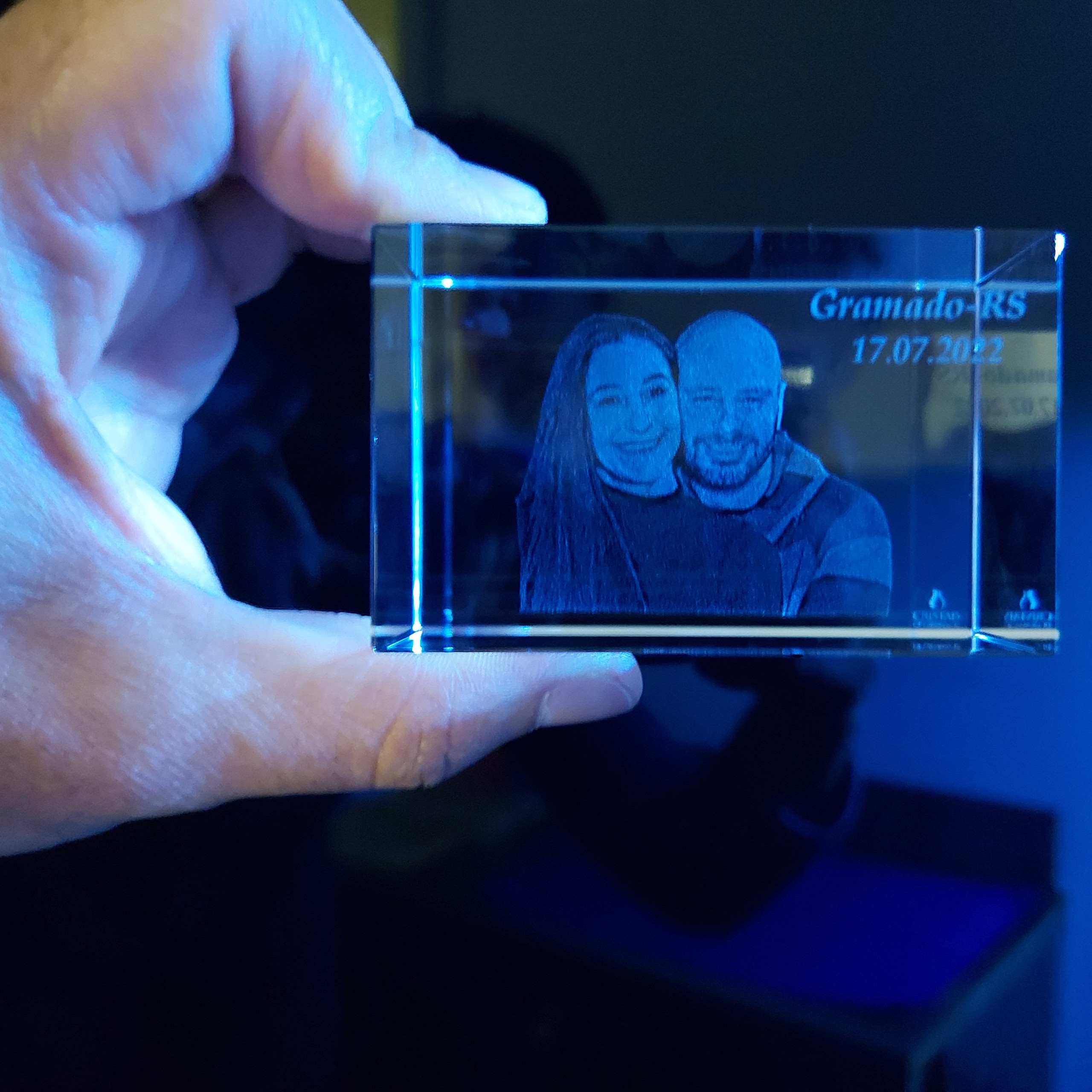 Foto gravada em Laser 3D no cubo de cristal